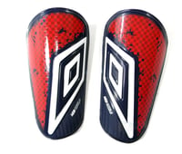 Caneleira Umbro New Shield Sleeve c suporte