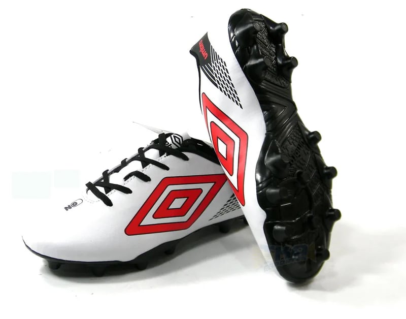 Chuteira Umbro ON Campo bco/pto/vrm
