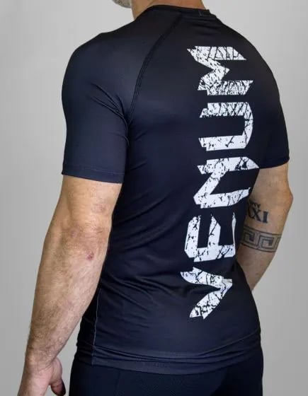 Camisa Venum Rashguard GIANTClassic MC pto