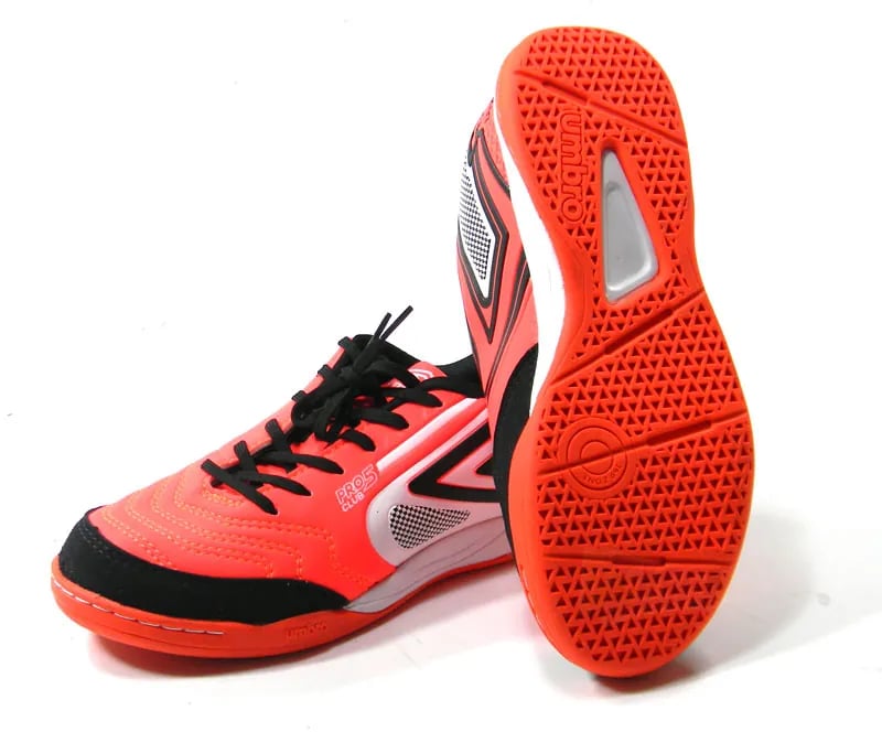Tenis Umbro PRO 5 Futsal lrj/pto/bco